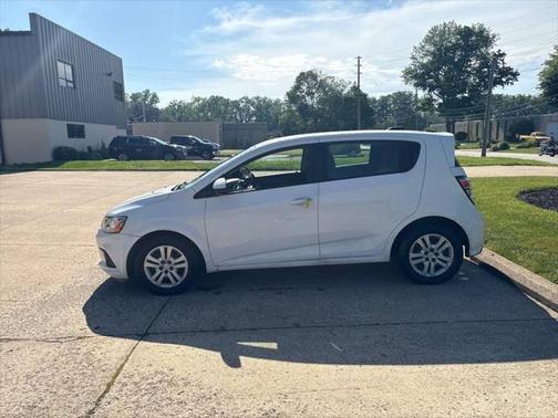 2017 Chevrolet Sonic LT