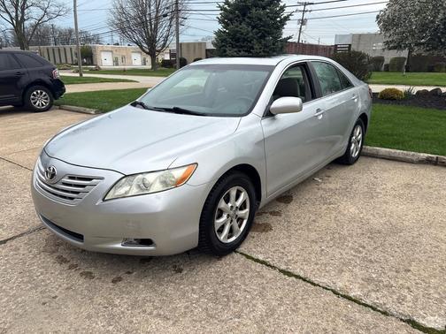 Titanium Metallic 2007 Toyota Camry LE V6