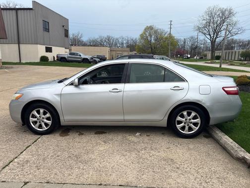 Titanium Metallic 2007 Toyota Camry LE V6
