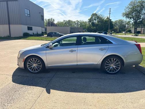 Radiant Silver Metallic 2014 Cadillac XTS Vsport Platinum