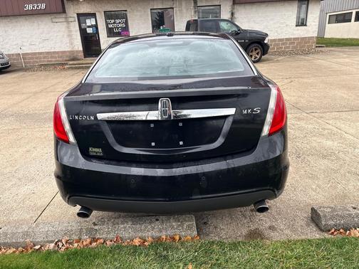 2010 Lincoln MKS Base