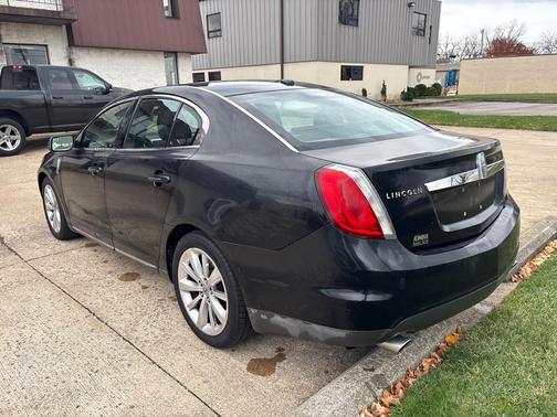 2010 Lincoln MKS Base