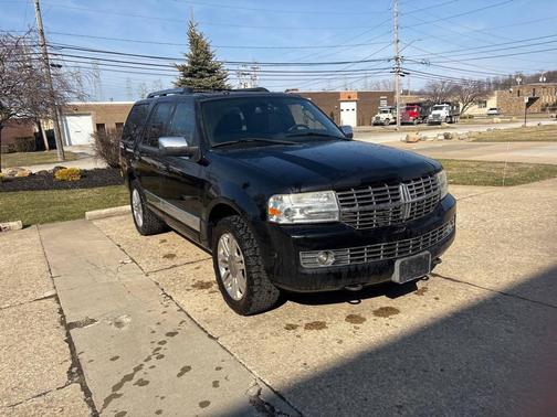 2009 Lincoln Navigator Base