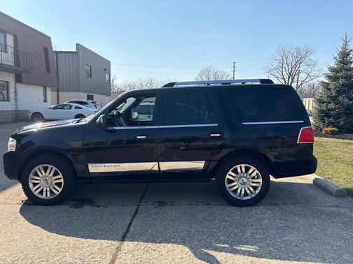 2009 Lincoln Navigator Base