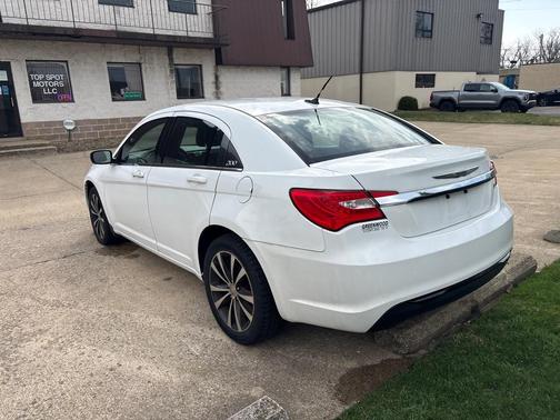 2013 Chrysler 200 Touring