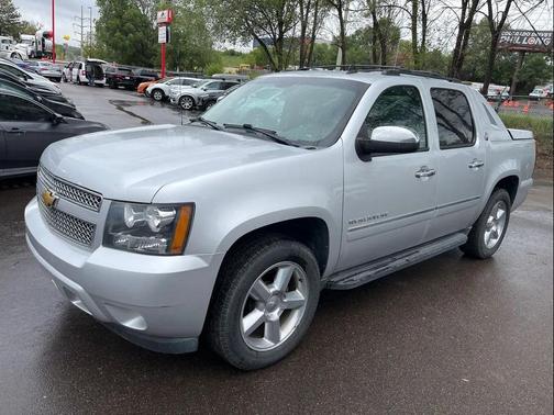 Silver Ice Metallic 2013 Chevrolet Avalanche LTZ