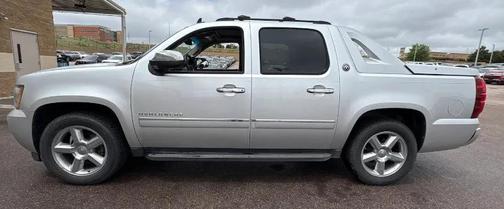 Silver Ice Metallic 2013 Chevrolet Avalanche LTZ