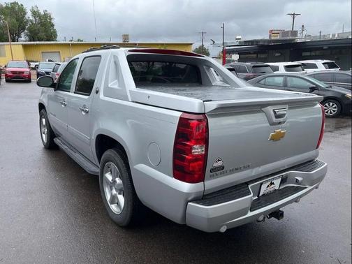Silver Ice Metallic 2013 Chevrolet Avalanche LTZ