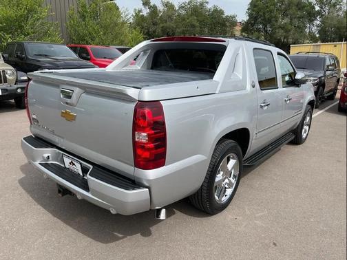 Silver Ice Metallic 2013 Chevrolet Avalanche LTZ