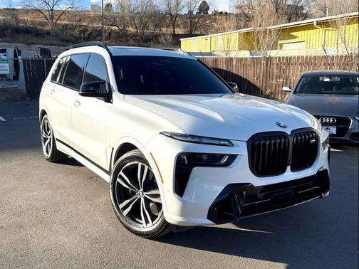 2024 BMW X7 M60i