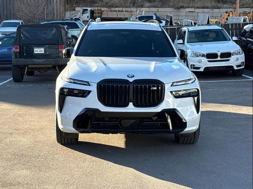 2024 BMW X7 M60i