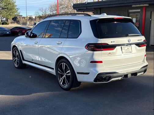 2024 BMW X7 M60i