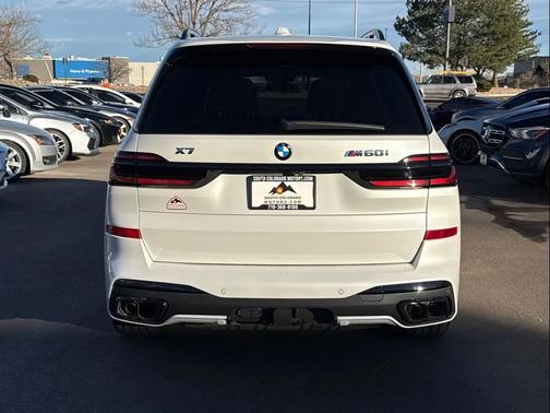 2024 BMW X7 M60i
