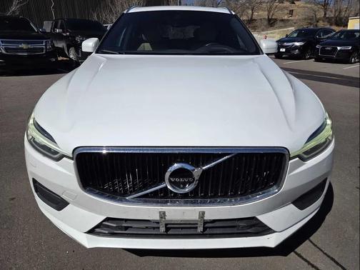 2018 Volvo XC60 T6 Momentum