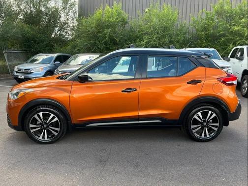 2019 Nissan Kicks SR