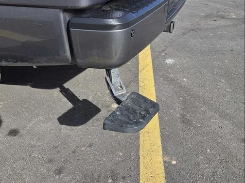 2019 Nissan Titan SL