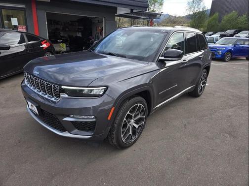 Baltic Gray Metallic Clearcoat 2022 Jeep Grand Cherokee Summit