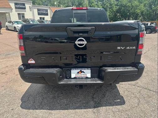 2022 Nissan Frontier SV