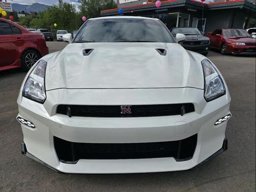 2024 Nissan GT-R Premium Dual-clutch 6-Speed Transmission