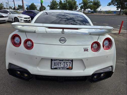2024 Nissan GT-R Premium Dual-clutch 6-Speed Transmission