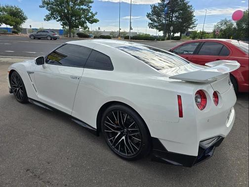 2024 Nissan GT-R Premium Dual-clutch 6-Speed Transmission