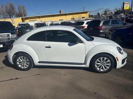 2018 Volkswagen Beetle 2.0T S
