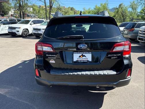 Crystal Black Silica 2016 Subaru Outback 3.6R Limited