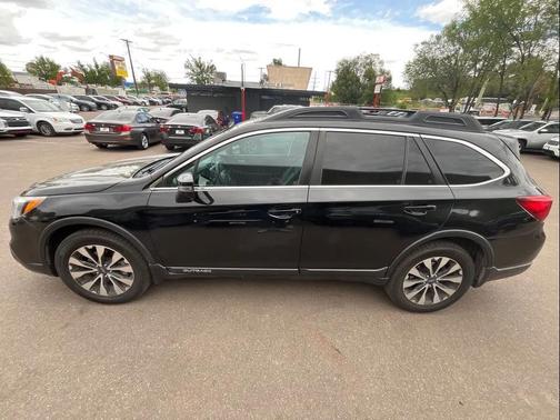 Crystal Black Silica 2016 Subaru Outback 3.6R Limited
