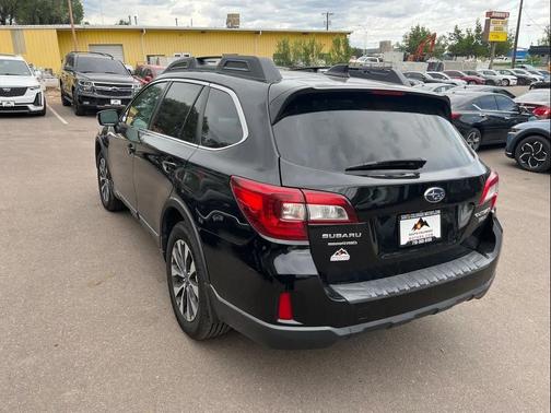 Crystal Black Silica 2016 Subaru Outback 3.6R Limited
