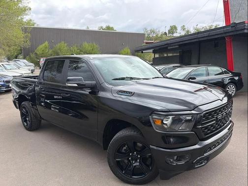 Diamond Black Crystal Pearlcoat 2022 RAM 1500 Big Horn/Lone Star