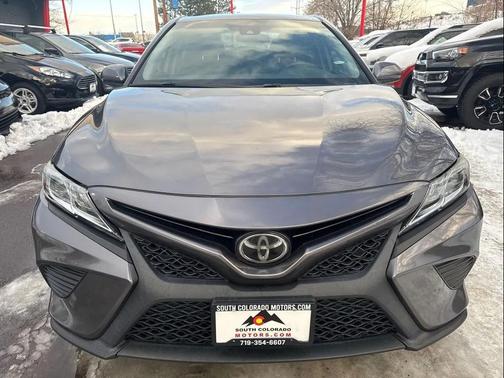 2020 Toyota Camry SE