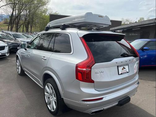 Bright Silver Metallic 2017 Volvo XC90 Hybrid T8 Inscription