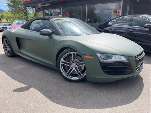 Black 2011 Audi R8 5.2 quattro Spyder