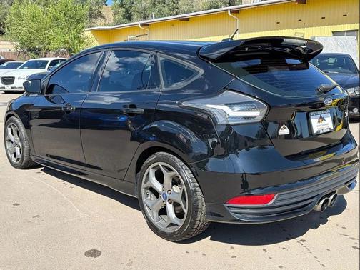 Shadow Black 2018 Ford Focus ST