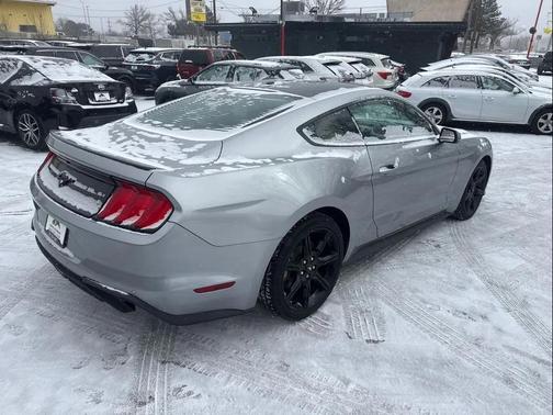 2020 Ford Mustang EcoBoost