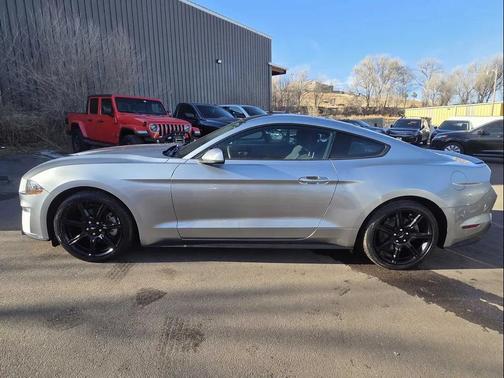 2020 Ford Mustang EcoBoost