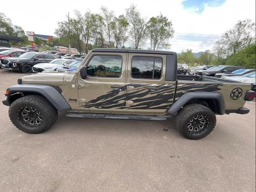 Gator Clearcoat 2020 Jeep Gladiator Sport S