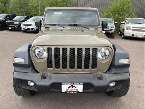 Gator Clearcoat 2020 Jeep Gladiator Sport S