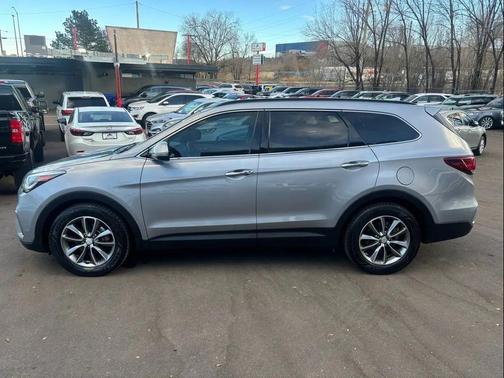 2018 Hyundai SANTA FE SE