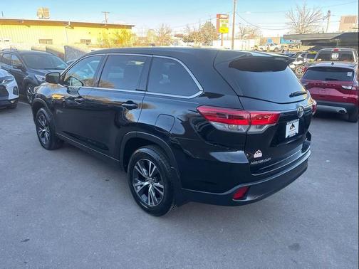 2019 Toyota Highlander LE