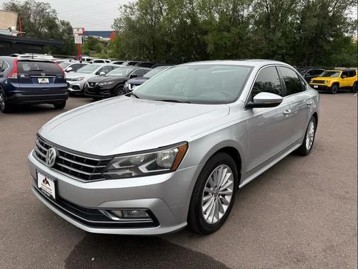 2016 Volkswagen Passat 1.8T SE w/Technology