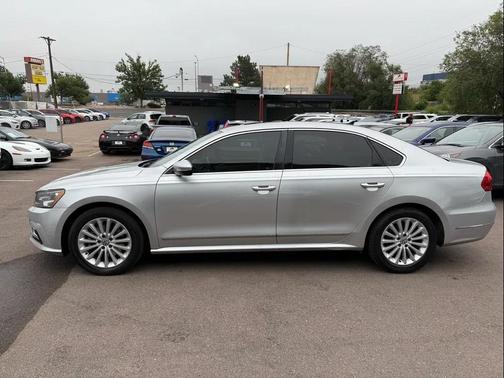 2016 Volkswagen Passat 1.8T SE w/Technology