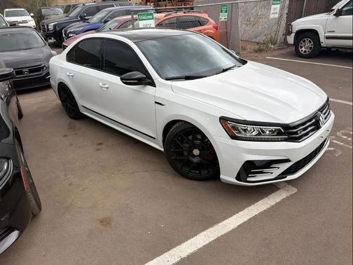 Pure White w/Black Roof 2018 Volkswagen Passat 3.6L V6 GT