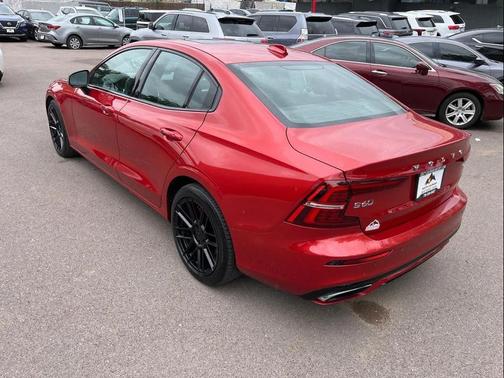 Fusion Red Metallic 2019 Volvo S60 T5 R-Design