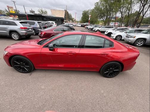 Fusion Red Metallic 2019 Volvo S60 T5 R-Design