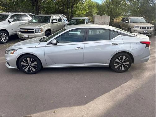 2021 Nissan Altima 2.5 SV