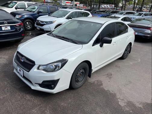 Crystal White Pearl 2015 Subaru Impreza 2.0i