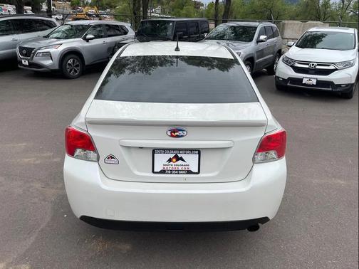 Crystal White Pearl 2015 Subaru Impreza 2.0i