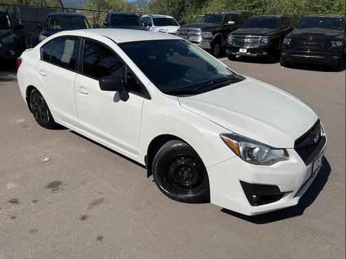 Crystal White Pearl 2015 Subaru Impreza 2.0i