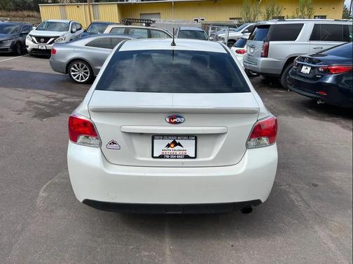 Crystal White Pearl 2015 Subaru Impreza 2.0i